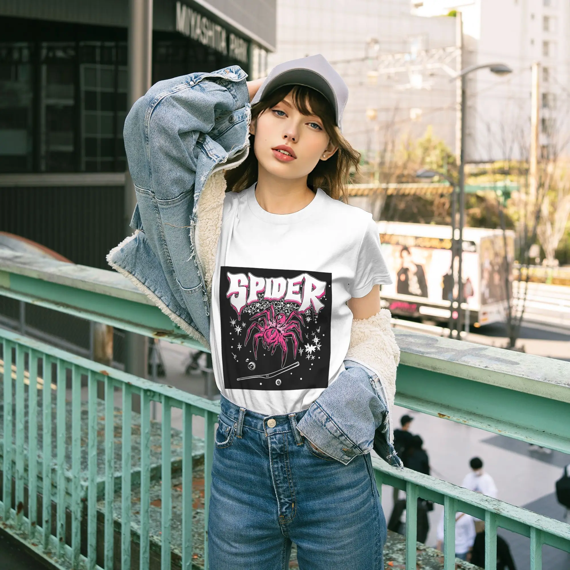 Graphic Tee T-shirt nera a maniche corte da donna 200g