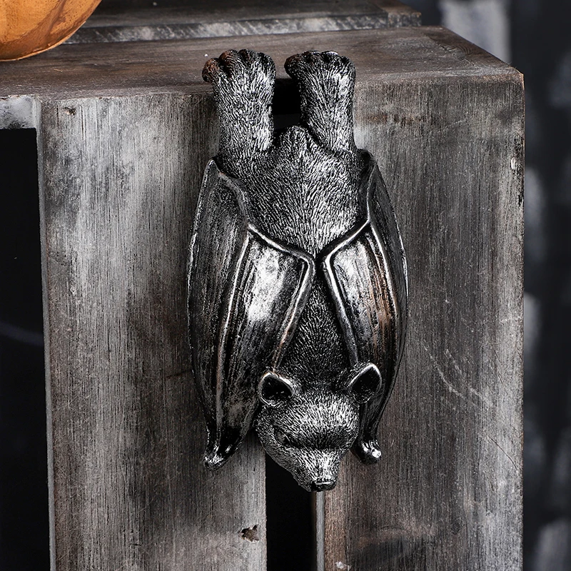 Helloween Bat Statue Garden Decor Plant Pot Hugger Resin Flower Pot and Vase Hugger Planter Hanging Bat Figurines Sculptures
