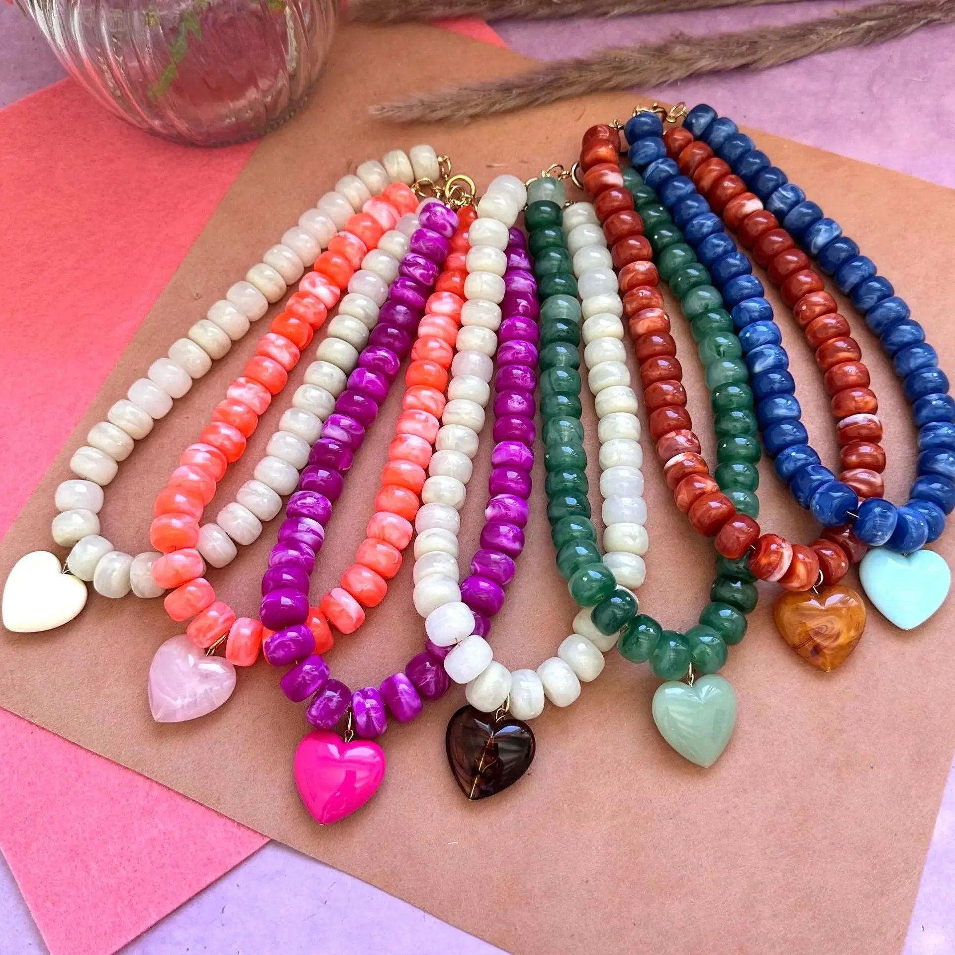 

2026 European and American niche heart resin necklace handmade beaded fashion classic barrel bead DIY clavicle chain gift