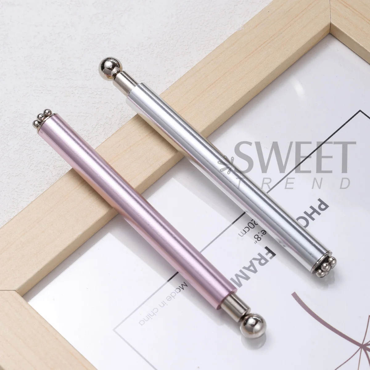 3 In 1 Flower Round Cat's Eye Nail Magnetic Pen Dual-Ended Adjustable Round Ball Magnet Stick Auxiliary Creative Manicure Tools view 6