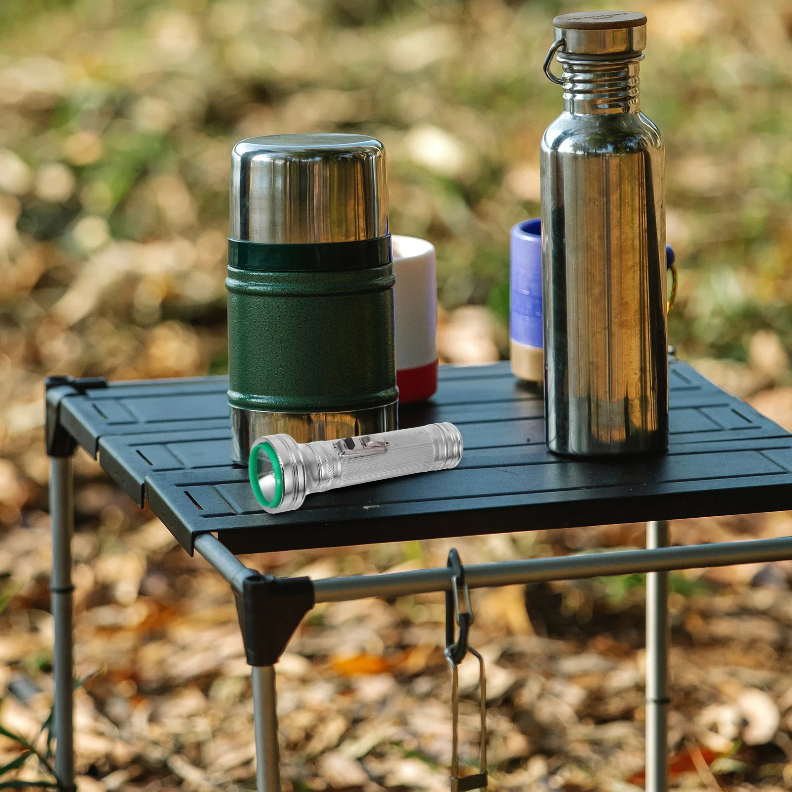 

Old-Fashioned 80's Flashlight Vintage Metal Portable Outdoor Searchlight Torch Powered Photo Prop Durable Silver