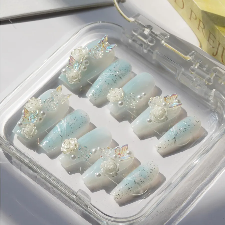 

Роскошный пресс в форме гроба на ногтях для вечерних вечеринок и свадеб, дизайн белого чая с морской солью и глянцевой синей отделкой 3D Флора