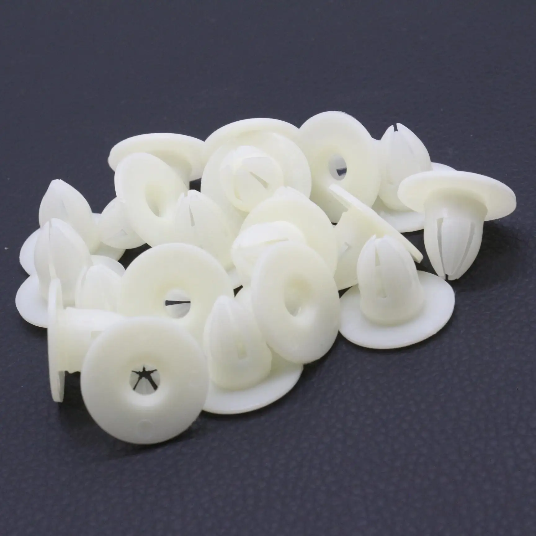

20Pcs Body Trim Clip Grommet Plug Round type for Mercedes-Benz E200 E250 SL500 SL600 S320 S420 S500 S600 Replacement White Nylon