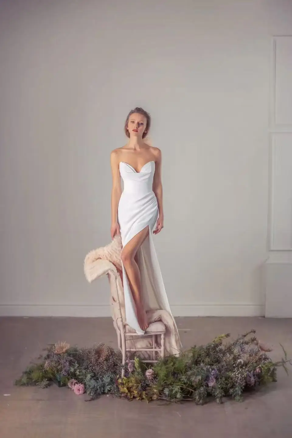 

Customized Popular V-neck Satin Sheath A Line Wedding Dresses Side Slit Button Back Boho Beach Bridal Grown Robe de Mariage