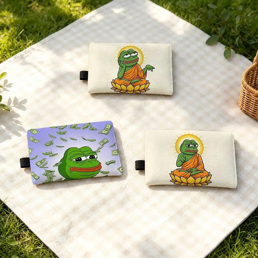 Cartoon Meme P-PepE-E the F-FrOg-G Zippered Coin Purse with Detachable Carabiner – Mini Coin and Key Pouch