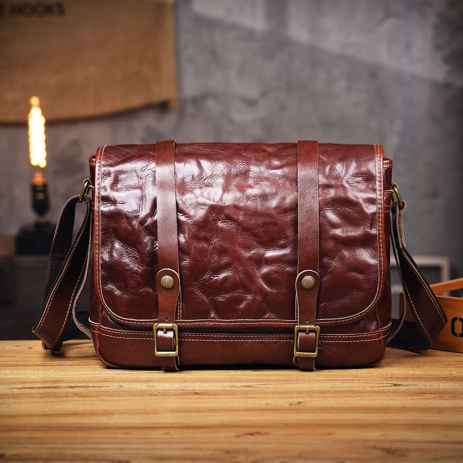 casual designer handmade genuine leather men's messenger bag outdoor travel luxury cow leather large-capacity shoulder bag