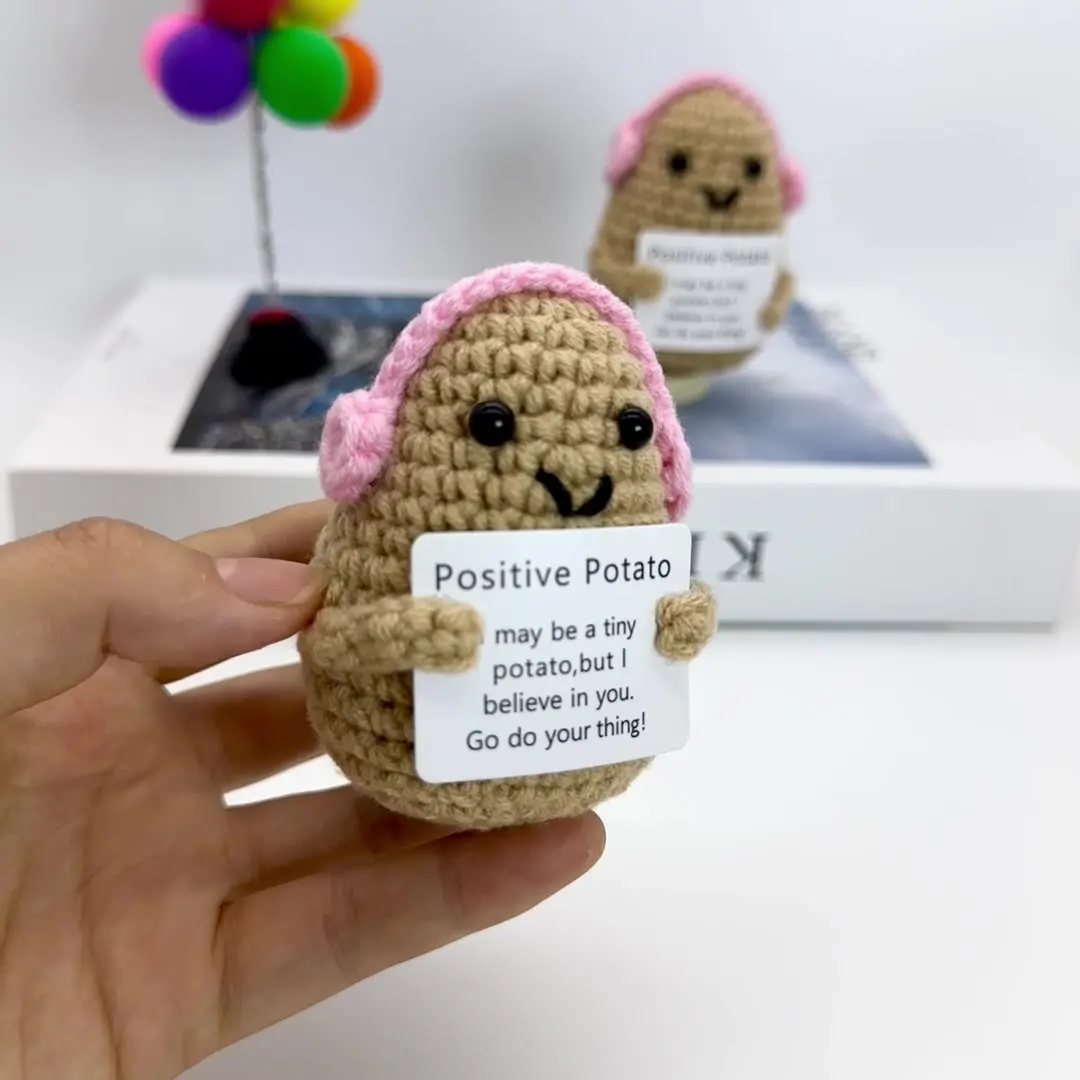 New Positive Crochet Headset Potato Doll with Card for Cheer Up Gifts and Party Decor Handmade Knitted Pencil Doll Desk Ornament