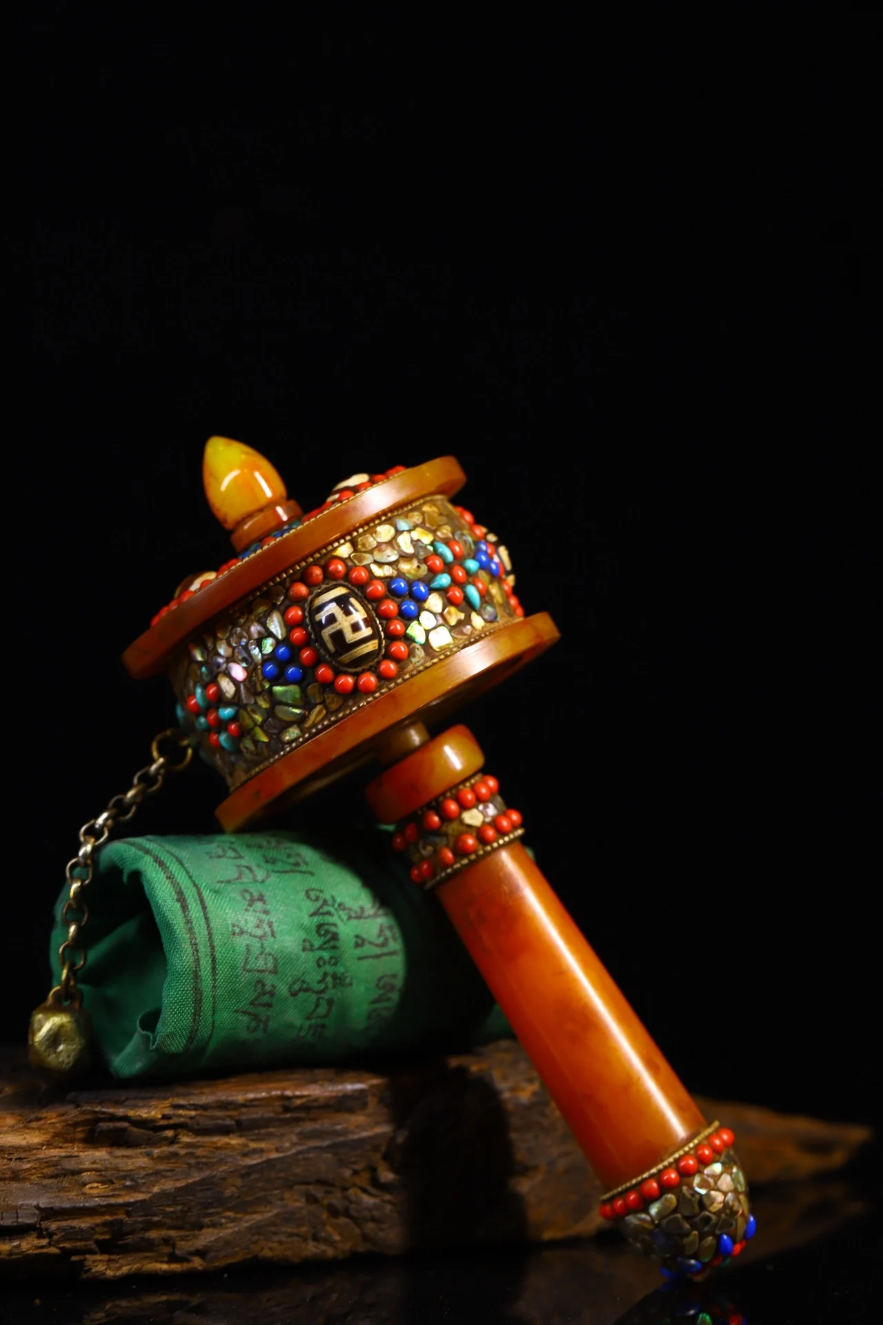 

7"Tibetan Temple Collection Old Beeswax Cinnabar Mosaic Gem gZi Beads Shell Prayer Wheel Old Scriptures Amulet Worship Hall