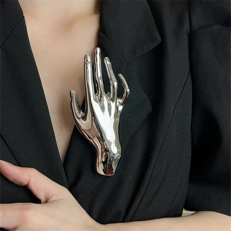 Vintage Hyperbole Metal Smooth Palm Hand Shape Large Broochs For Women Men Punk Unique Creative Suit Pin Party Jewelry