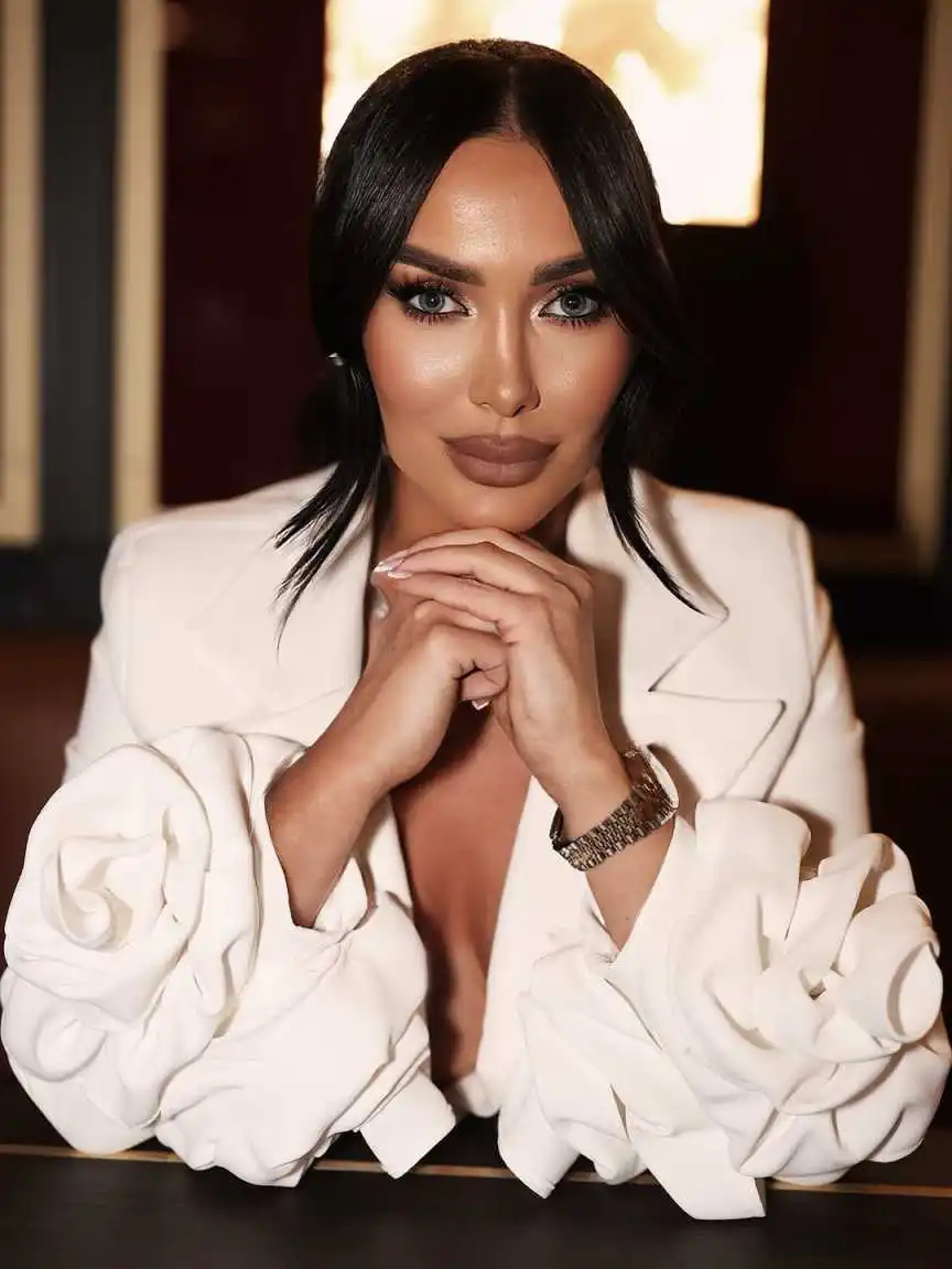 เดี่ยวผู้หญิงชุดดอกไม้ Ruffles ธุรกิจสุภาพสตรีกระโปรงชุดชุด 2 ชิ้นที่กําหนดเอง Party Prom ชุด