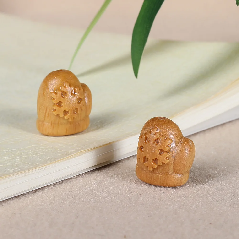 DIY Male and Female Couples Mobile Phone Chain Carved Small Gloves Accessories Christmas Gloves Beads Keychain Pendant
