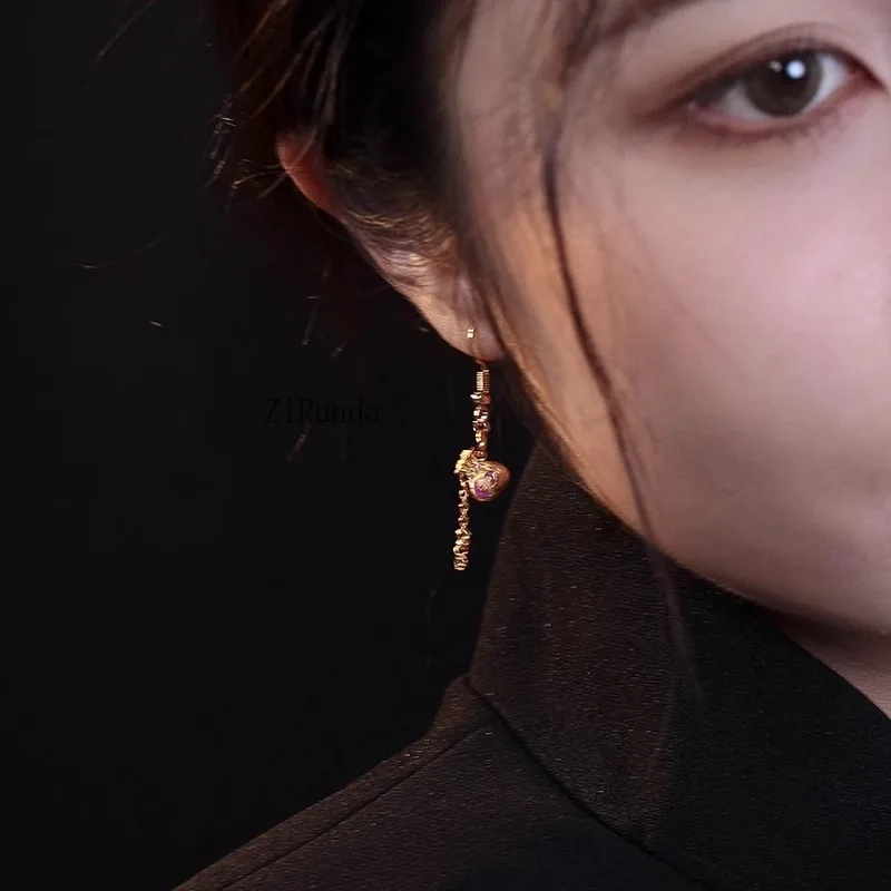 Pendientes H con vestido, pendientes antiguos dorados de alta gama para mujer, clips para las orejas, sin perforaciones para las orejas, agujas de plata Hanfu