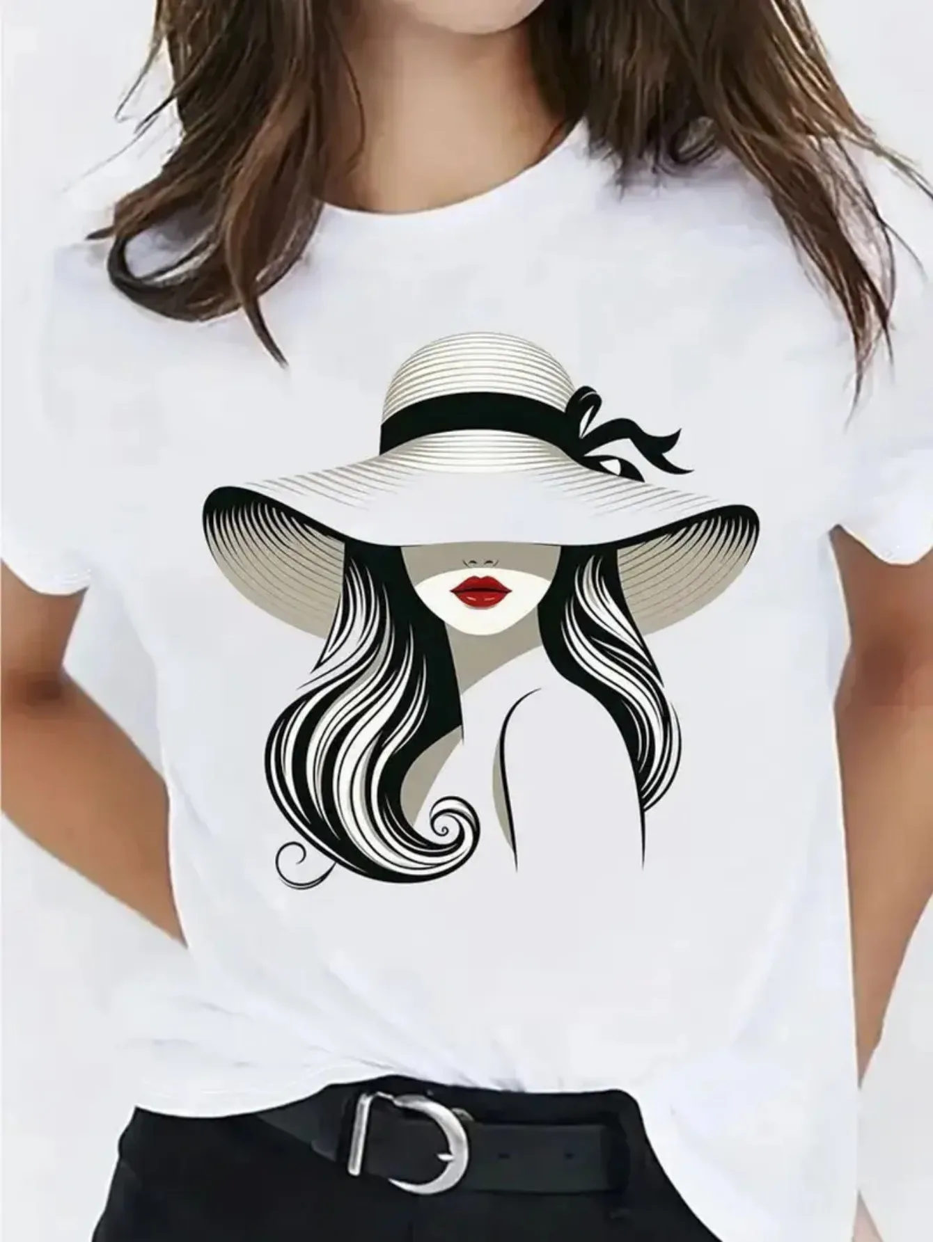

Straw Hat Red Lip Graphic Printing Summer Autumn Winter Cotton Men and Women T-shirt Short Sleeve Luxury Outdoor Sports Brand