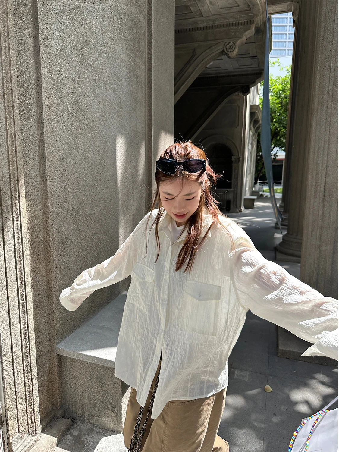 

Новая женская летняя рубашка 2025 года D YANGJUN: дышащая, с защитой от солнца, свободного кроя, с длинным рукавом, воротником, однотонная, повседневная