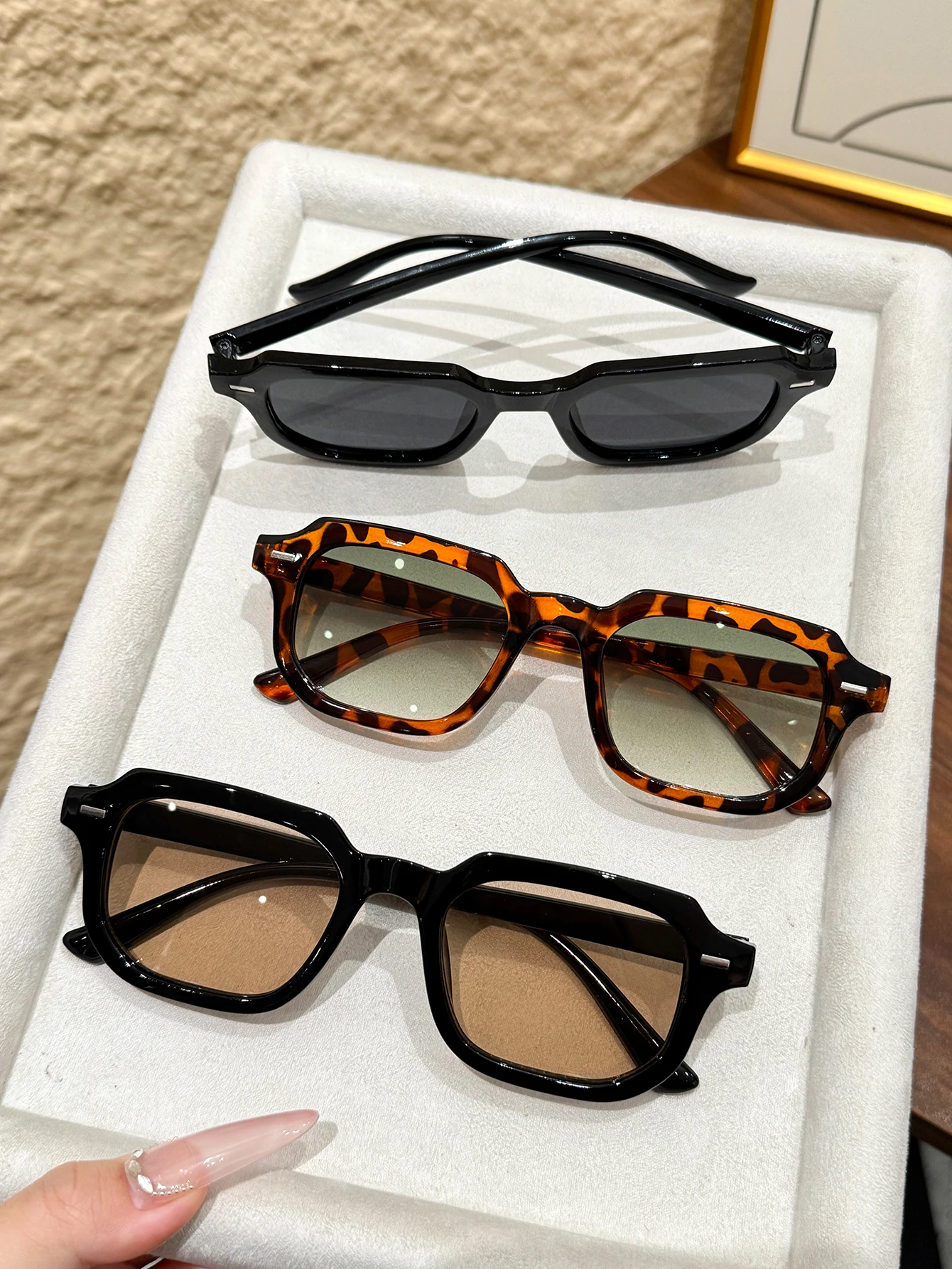 3-teiliges Set klassischer kleiner quadratischer Sonnenbrillen für Damen und Herren, hochwertige Sonnenbrillen für Reisen und Autofahren, Bonbonfarben – Detail 2