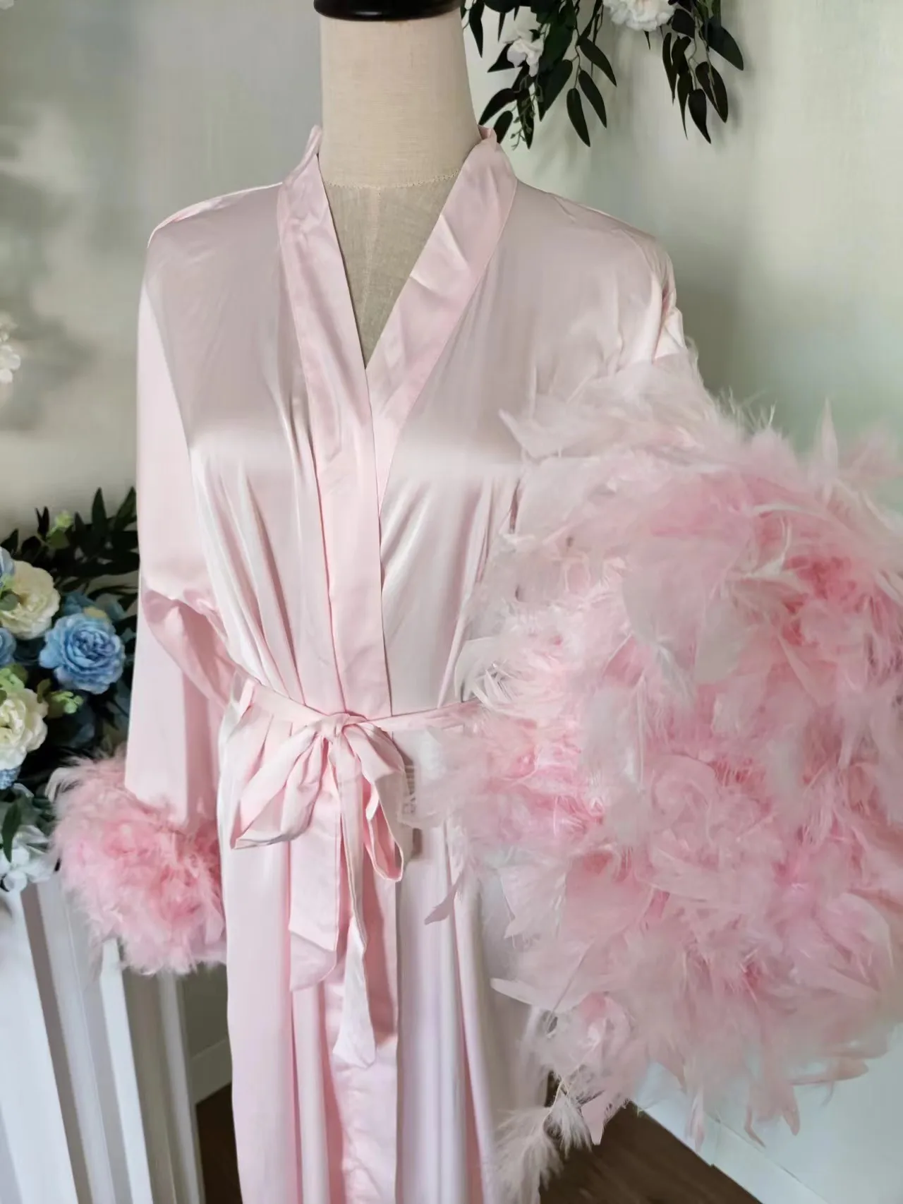 Pink Feather Trim Robes Satin Feather Bridal Party Pink Boudoir Bridesmaid Robe Trendy Kimono Silk Wedding Long Dressing Gown