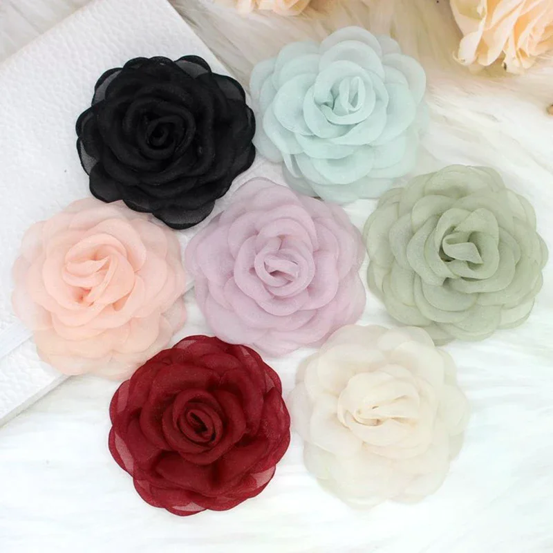 6 سنتيمتر أسود أبيض زهرة الكاميليا دبابيس الكورية موضة الصدار التلبيب دبابيس فستان قميص دعوى اكسسوارات للنساء دبابيس التلبيب