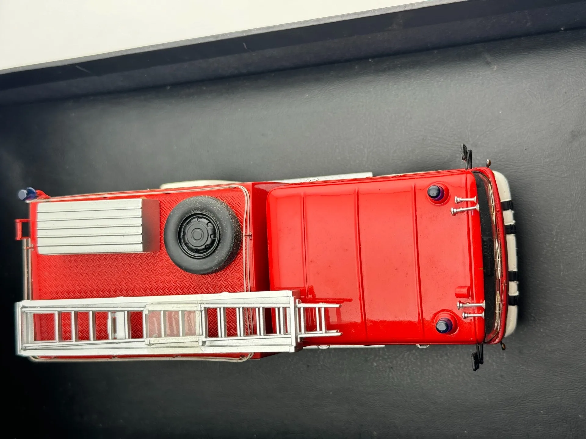 Neo 1/43 escala motor de bombeiros resina modelo de carro brinquedo colecionável presente lembrança exibição ornamento