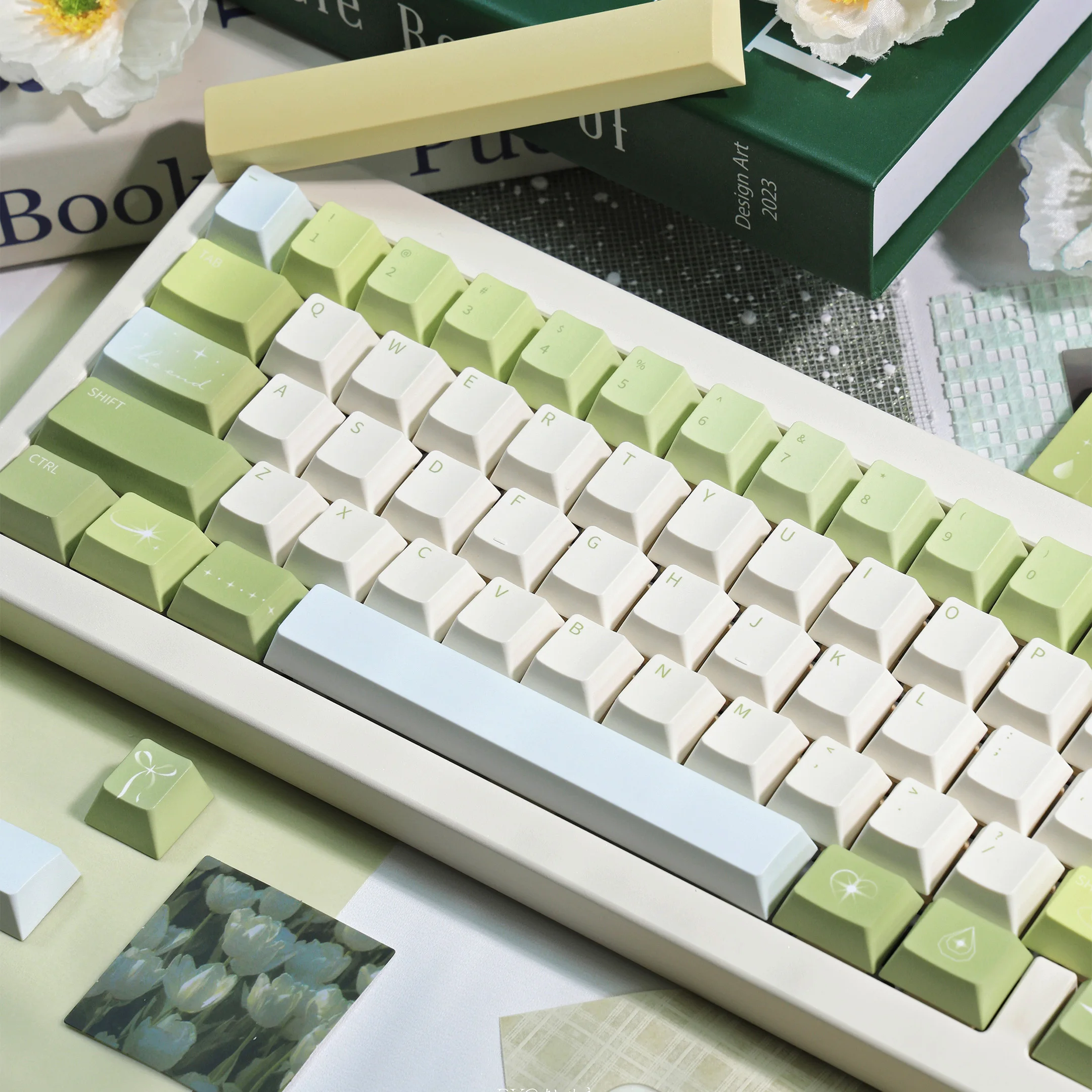 

Simple Small Fresh Green White Keycap Set Cherry Profile 139 Keys PBT Sublimation Summer Rain Keycaps for Mechanical Keyboard