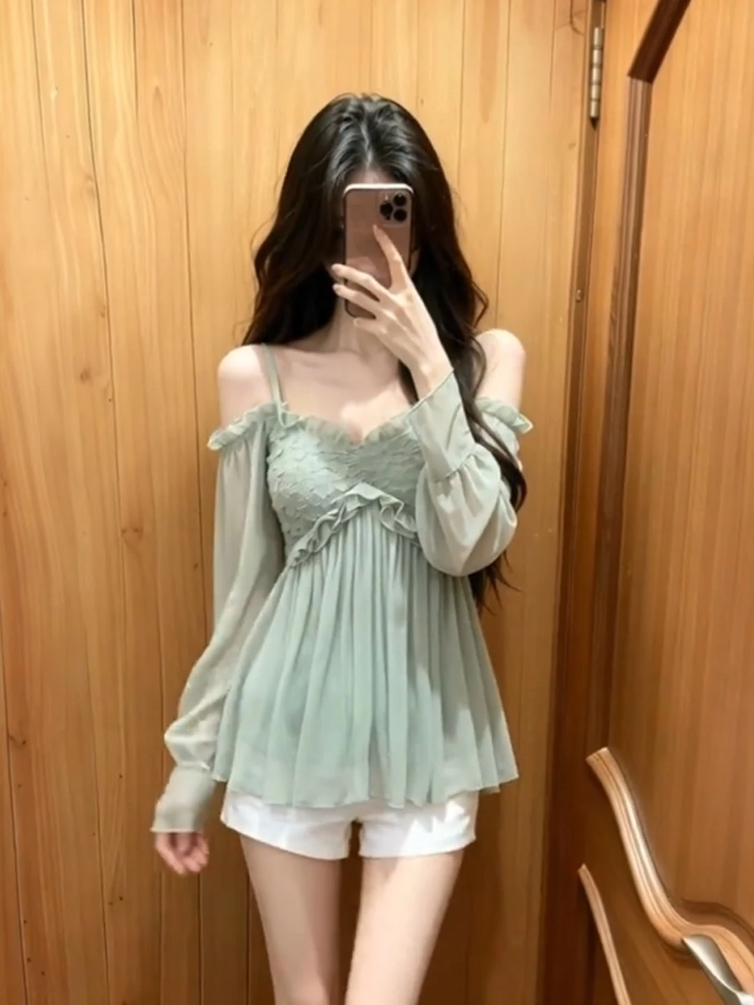 

Green Loose One-Shoulder Shirt Women's Summer Pure Desire Holiday Style Beautiful Lace Trim French Style Long Sleeve Shirt