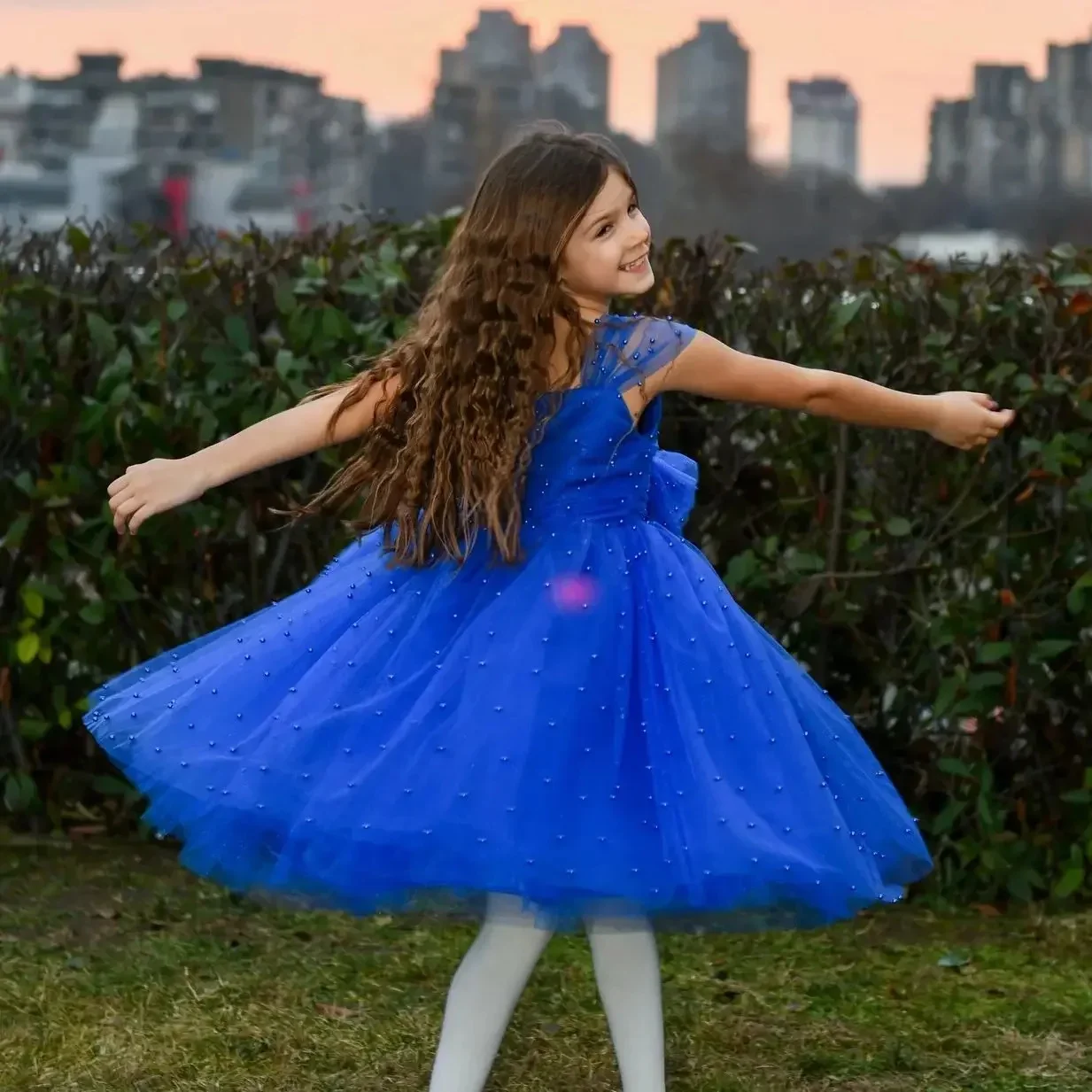 Gaun Gadis Bunga Biru Royal untuk Pernikahan Gaun Pertunjukan Pesta Ulang Tahun Pemotretan Kerah Persegi Mutiara Tulle Disesuaikan