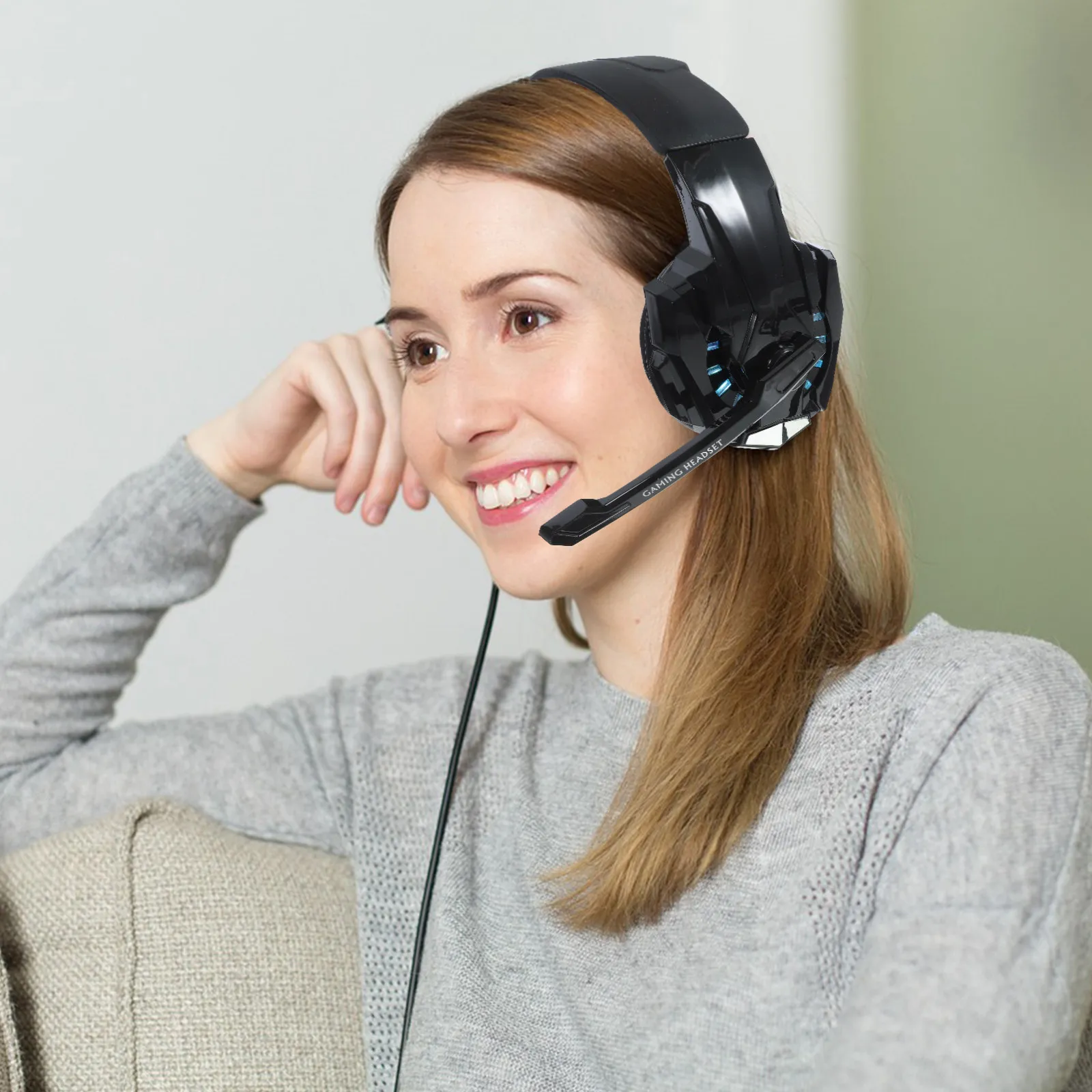 

1 шт. Игровая гарнитура с креплением на голову, дышащие, приятные для кожи амбушюры, яркая LED-подсветка на амбушюрах, комфорт для длительных игровых сессий на ПК и консоли