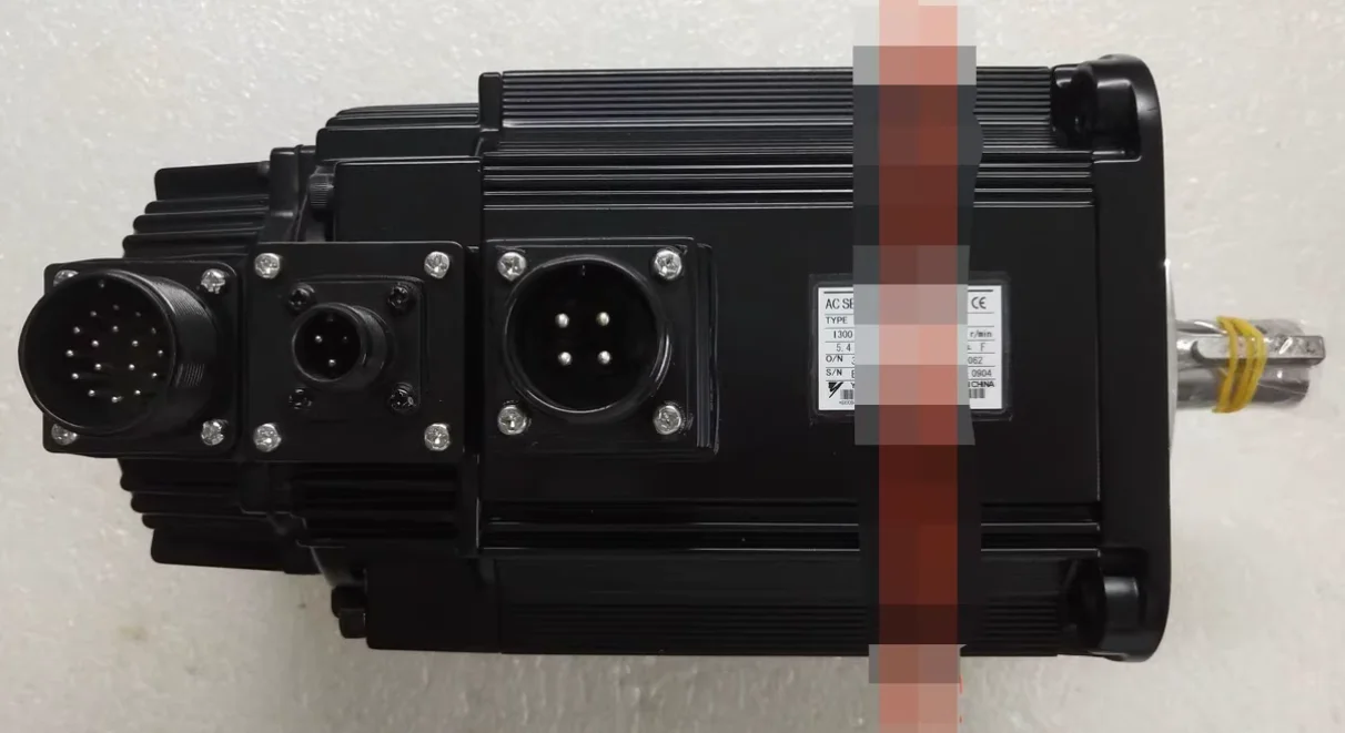 Original Genuine，SGMGH-13DCA6E-OY Brand new Servo motor，SGMGH 13DCA6E OY，Fast shipping