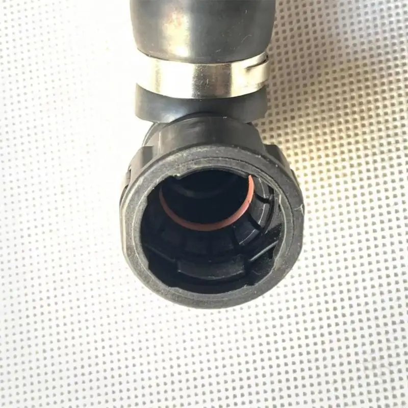 M76E Kfz-Kühlmittelschlauch mit gebogenem Körper für die Motorraumreparatur 21452793 – Detail 5