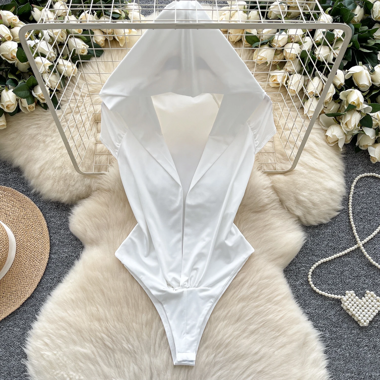 

Lady Hooded White Fairy Bodysuit Charming Onesie Women Sleeveless Summer Night Club Party Festival Romper Sexi Hotsweet Jumpsuit