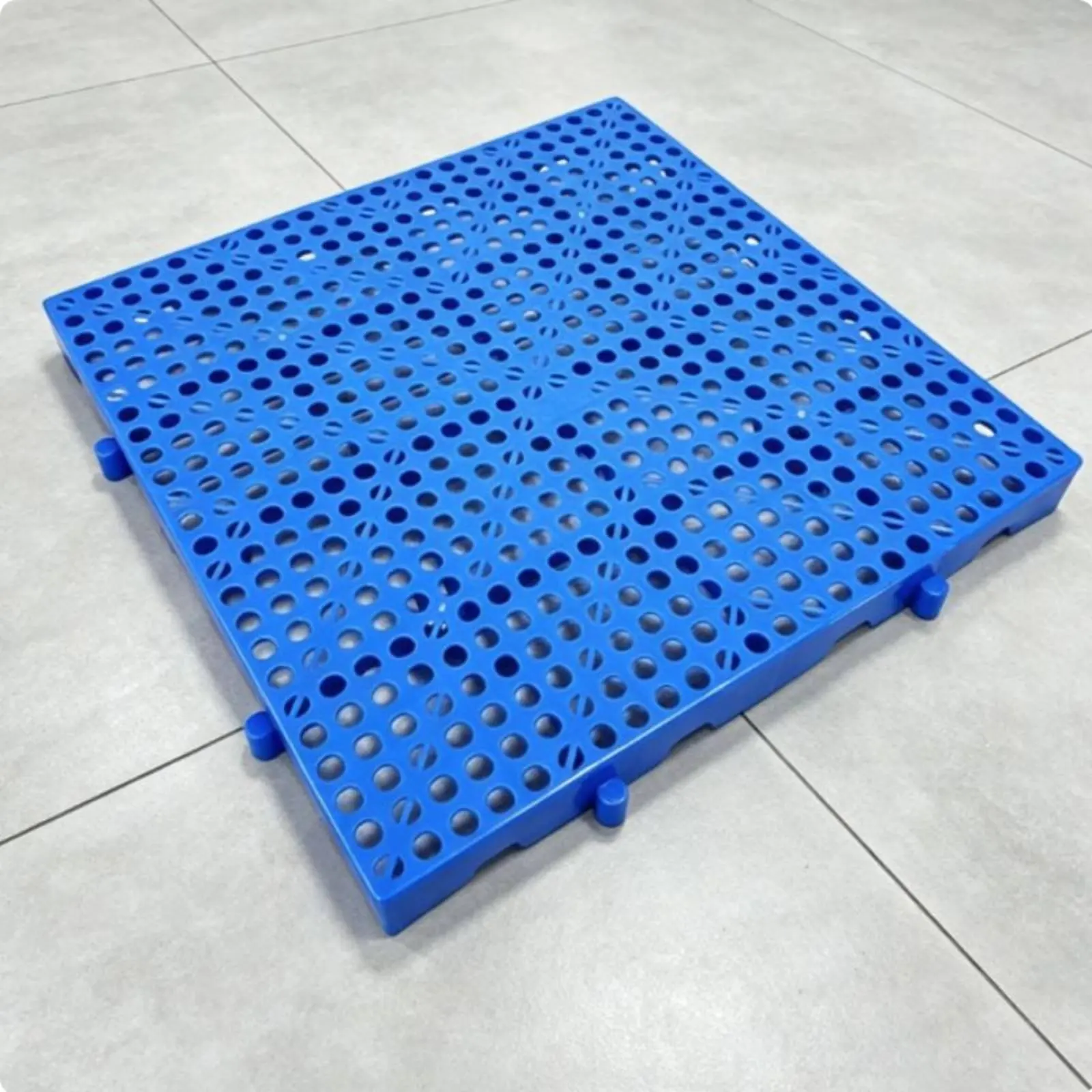 Ventilated Plastic Pallet Board Wear Resistant Connecting Plastic Floor Tile Sturdy Duty Mesh Mat Anti-Slip for Warehouse