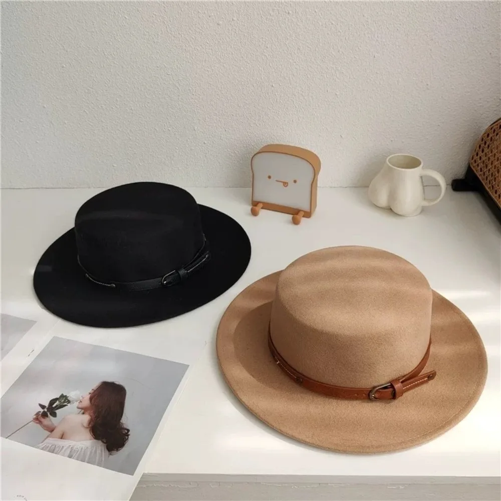 

All-match Elegant Woolen Flat Top Hat Belt Buckle British Style Felt Hat Solid Color Wide Brim Women Jazz Hat Autumn