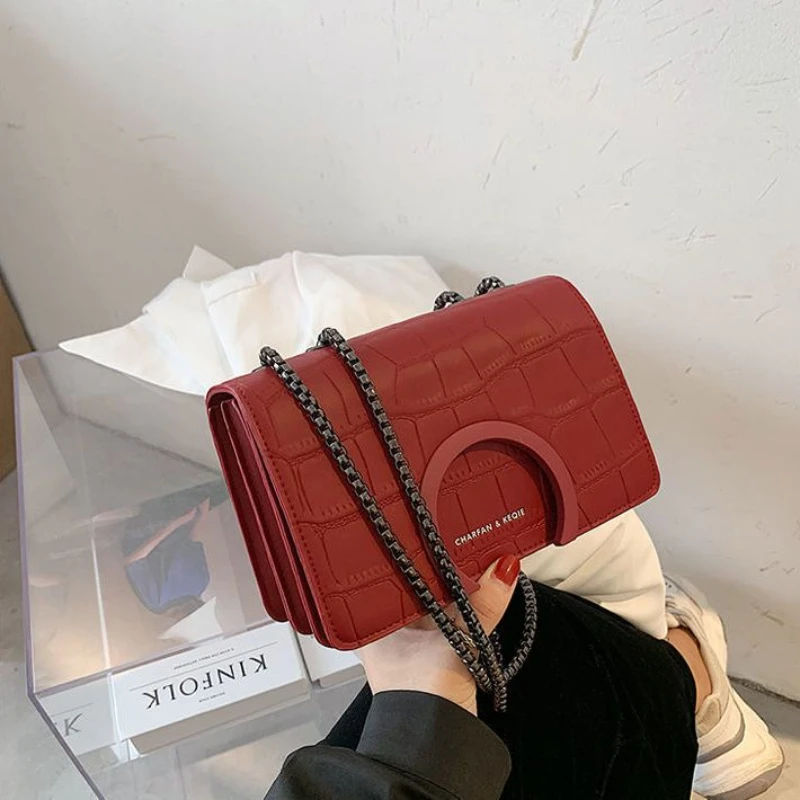 2024 New Designer Shoulder Bag Fashion Chain Small Square Bag for Women Versatile Shoulder Crossbody Bag Wallet for Women