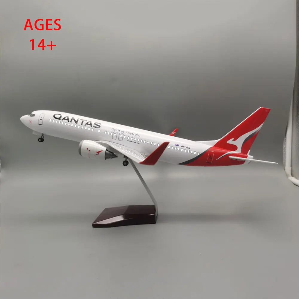 Display Scale Aircraft 1:85 47cm B737-800 airplanes Model Qantas Australian Airways Plane with Landing Gear for Collections