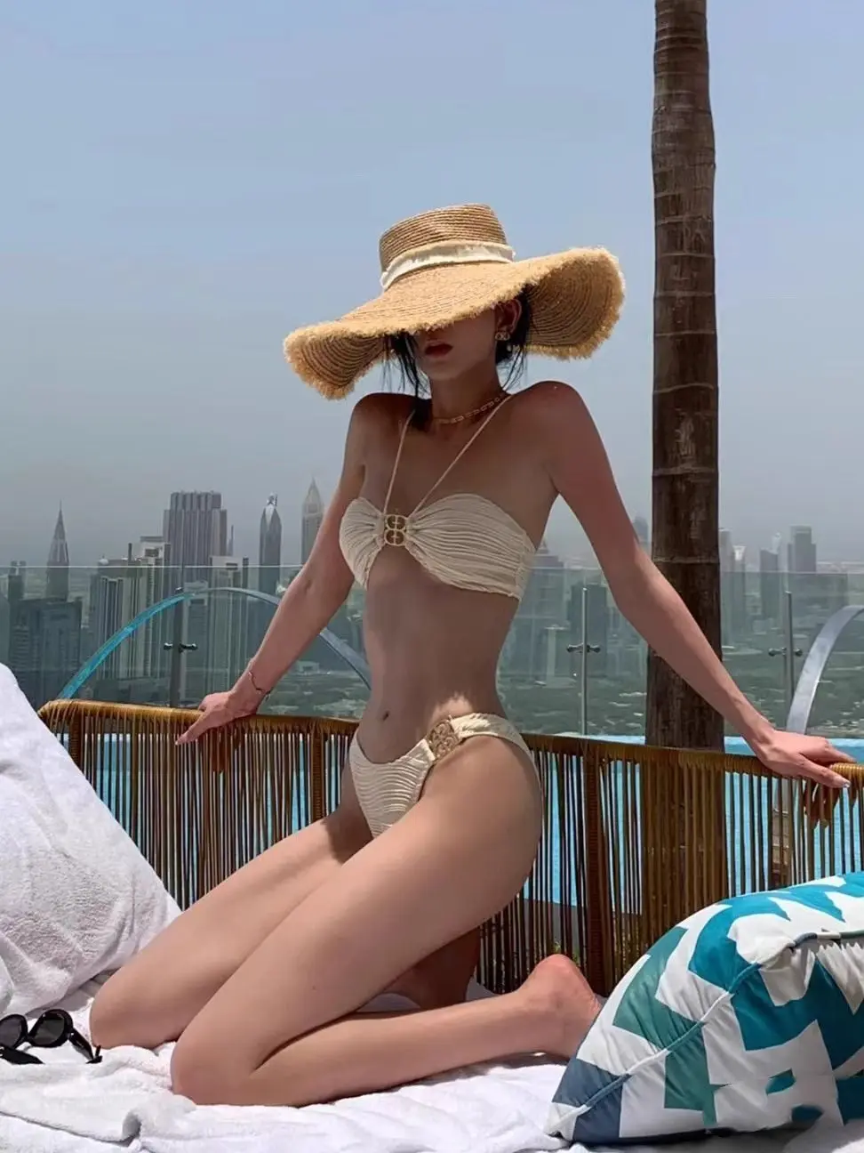 

Thai Niche Prime Neck With Irregular Texture Design, Metal Buckle One-piece Sexy Slimming Vacation Swimsuit For Women