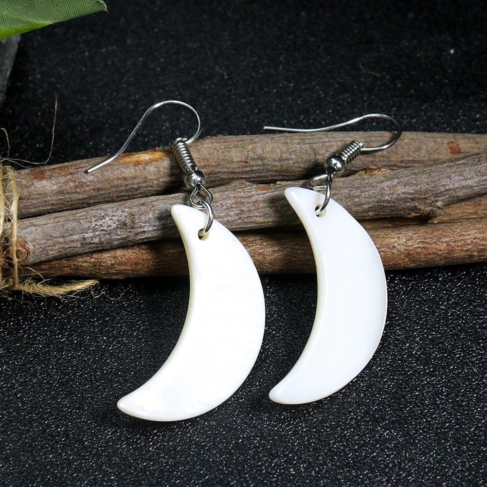 Real Shell Crescent Drop Dangle Earrings White Mother of Pearl Seashell Bohemian Charms Moon Crochet Earrings Jewelry for Women