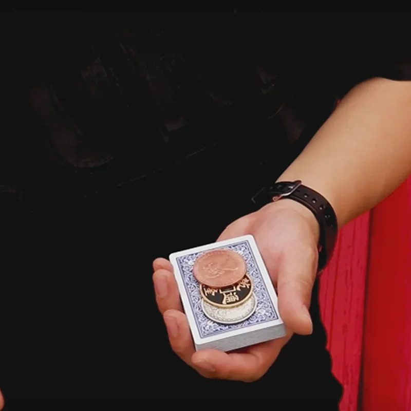 

Колода космонавта Волшебные трюки Маленькие предметы появляются из карт Производство визуальных утилиты Магия Крупным планом Уличные иллюзии Уловки