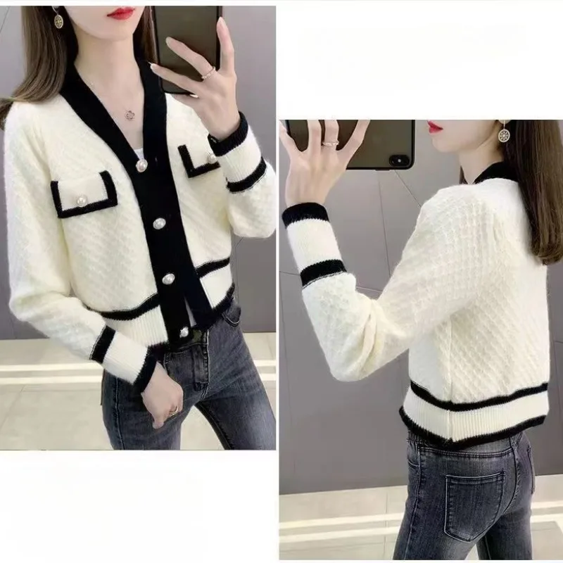 Spring and Autumn Women\'s Cardigan V-neck Long Sleeve Spell Colour Embroidered Flares Button Pocket Fashion Casual Knit Tops