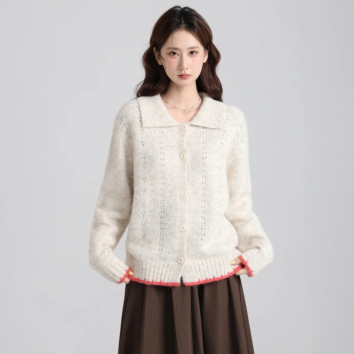 

Retro Doll Neck Contrasting Cardigan Sweater for Women's Autumn and Winter New Loose and Age Reducing Knitted Top