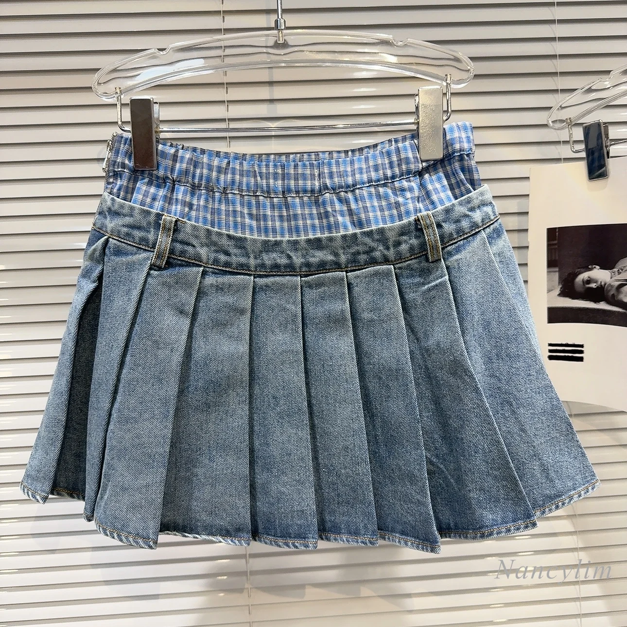 

2024 Summer New Cool Contrast Color Plaid Stitching Grinding Washed Denim Pleated Skirt Women's Fashion Mini Skirt