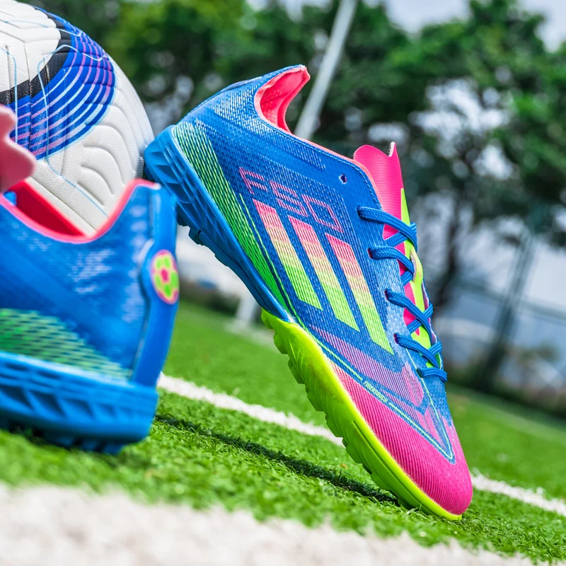 

High Quality Men Soccer Shoes Society Cleats Fast Football Shoes Professional Indoor Football Field Boots Ultralight Sneaker