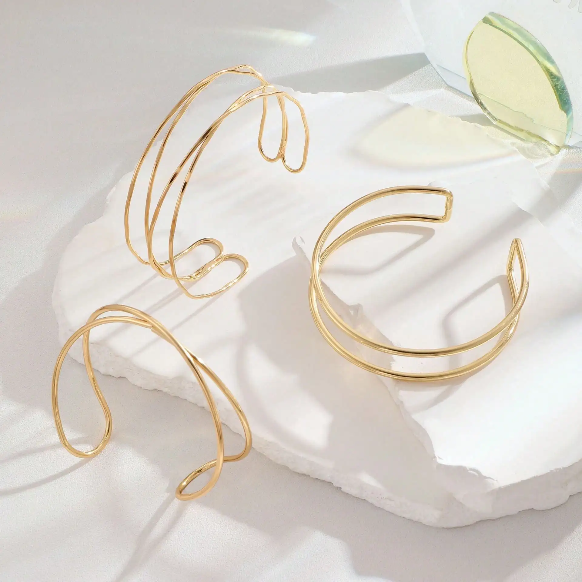 

1pcs Minimalist Hollow Line Wrapped Metal Multilayer Cross Bangle Bracelet, Adjustable