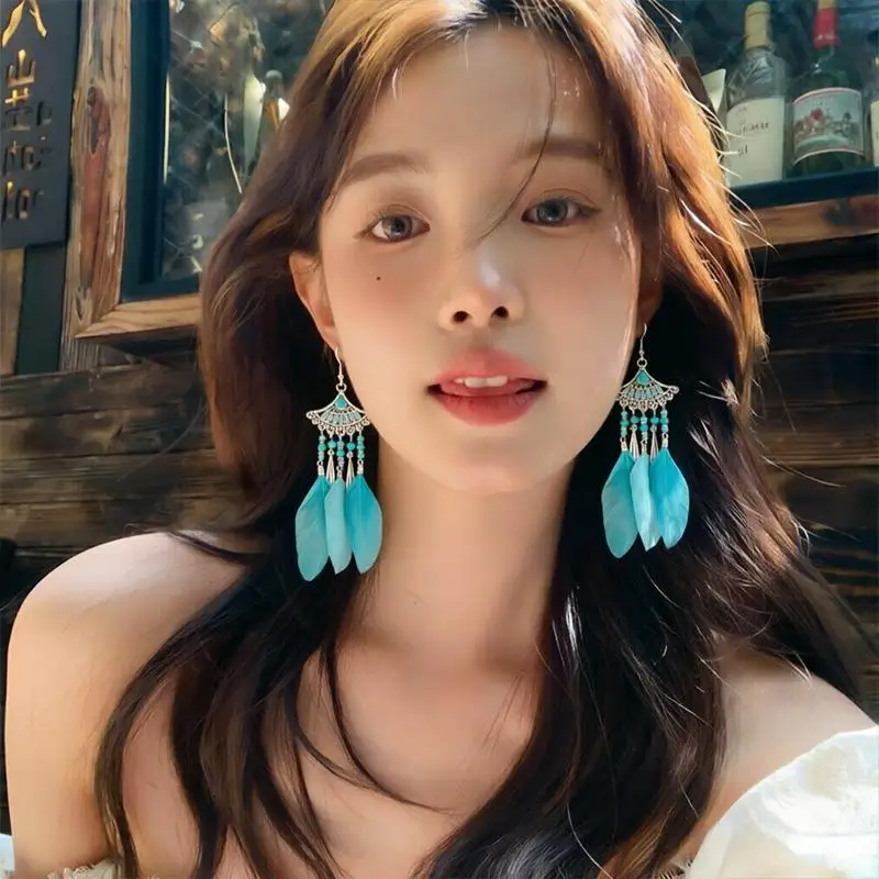 1 Pair Ethnic Colorful Natural Feather Earrings for Women Retro Long Rhinestone Crystal Leaf Dangle Earrings Boho Vacation Jewe