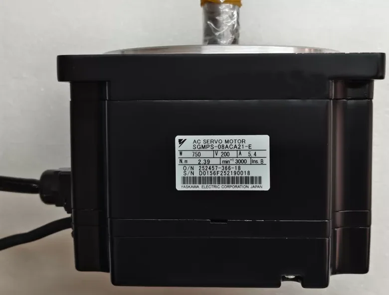 SGMPS 08ACA21 E Brand New Servo Motor Original Genuine，SGMPS-08ACA21-E，Fast shipping