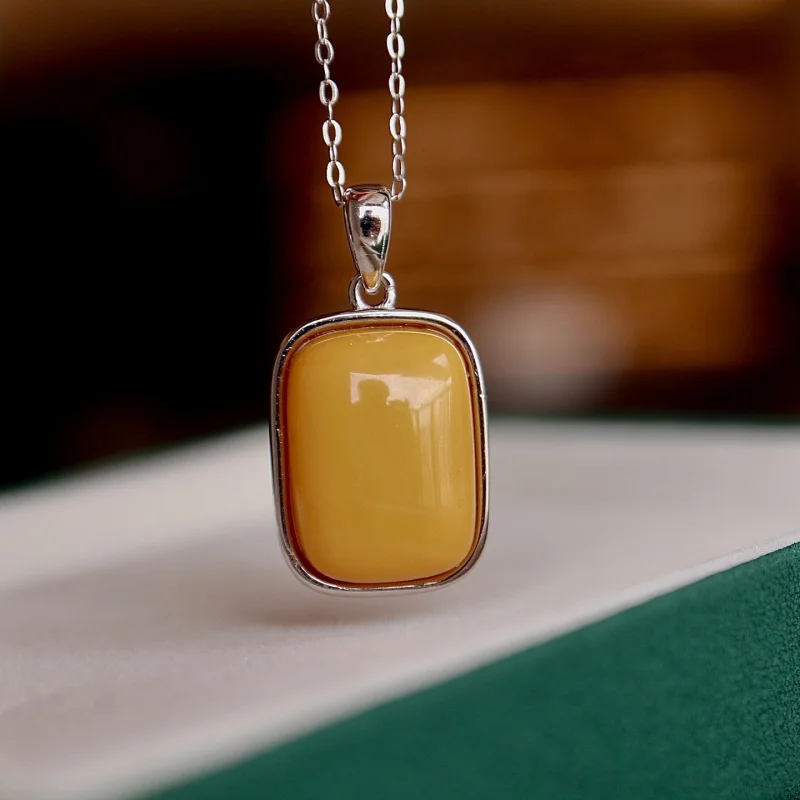 

Natural Old Wax Wushi Pendant S925 Sterling Silver Russian Amber Necklace Jewelry