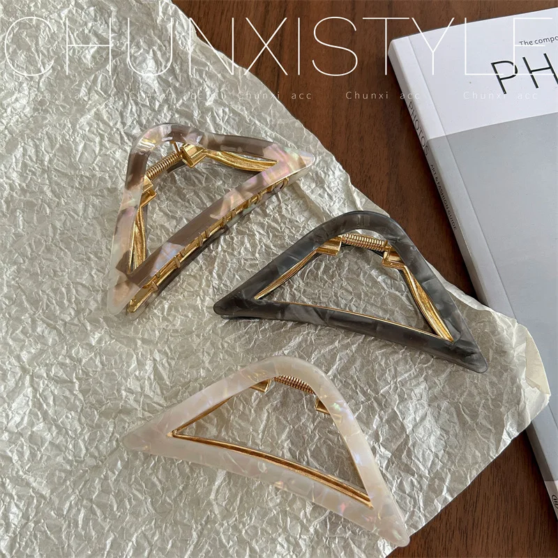 مشبك شعر مثلث للشعر السميك خلات القرش كليب 2025 الرائجة إكسسوارات الشعر قبضة قوية الظهر رئيس أوبدو التصميم #4
