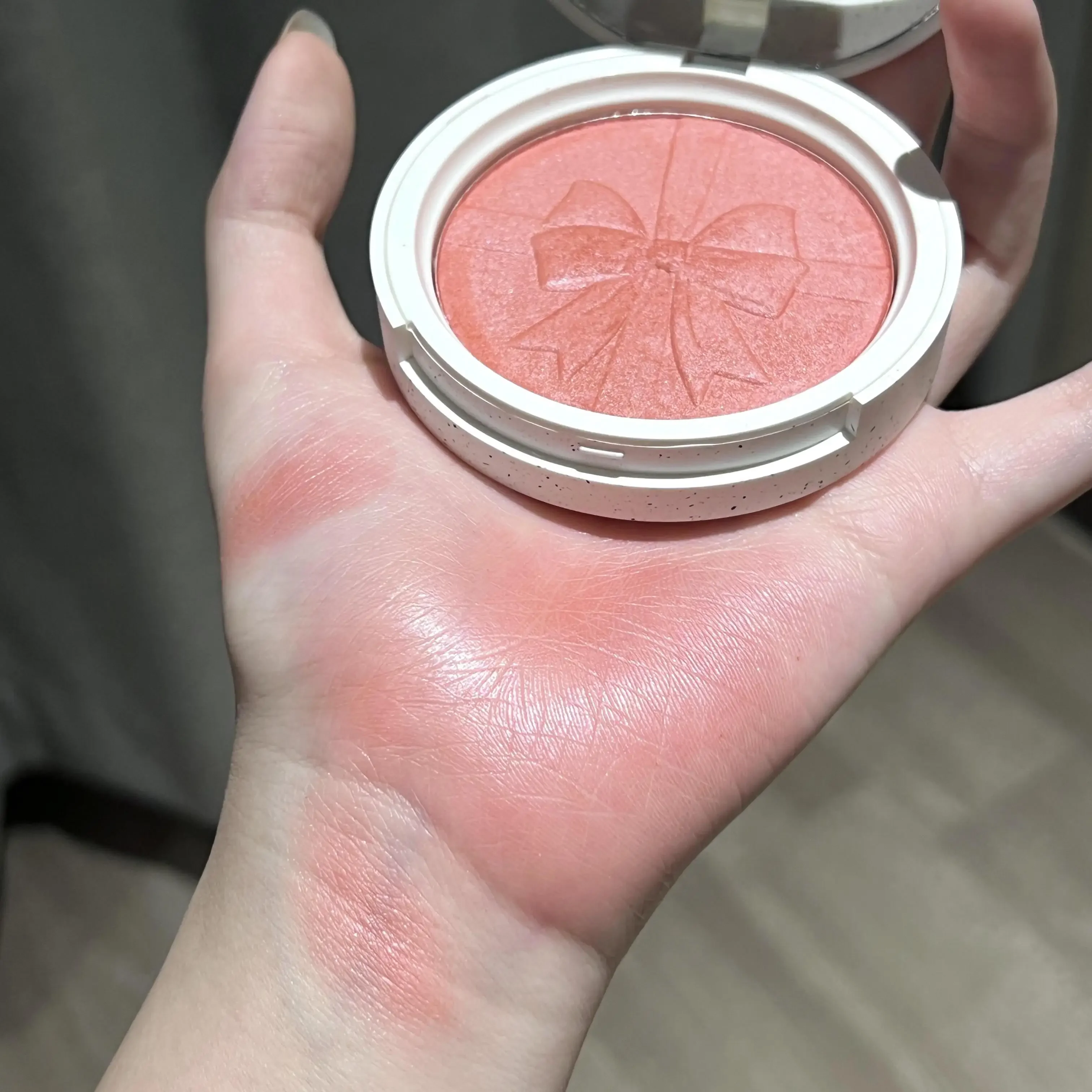 CHOIZ BEAUTY Bow Relief Glow Blush خبز شفاف بشرة جيدة حمامات الشمس مكياج وجه يدوم طويلاً