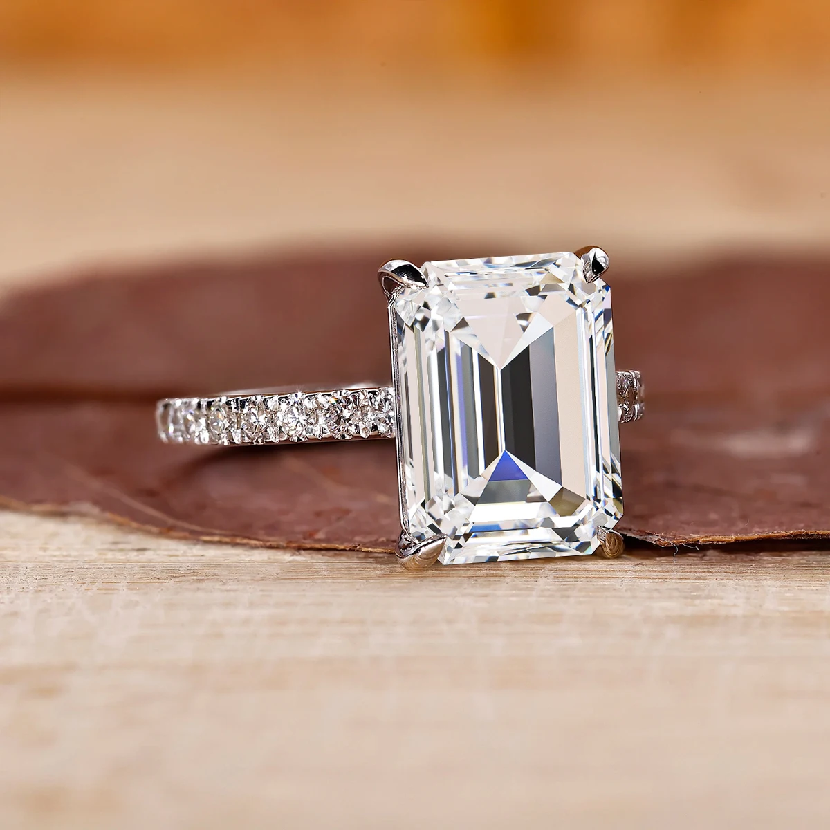 Klassische 3-Karat-Moissanit-Ringe im Smaragdschliff für Damen, D-Farbe, VVS1, echtes 925er Sterlingsilber, Verlobungs-, Hochzeits- und Party-Schmuck. – Detail 3