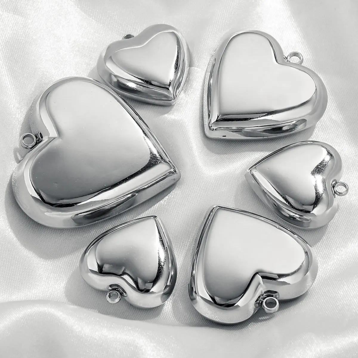 

Flat Polishing Stainless Steel Silvery Plated Heart Charms Love Charm Beads for DIY Women Necklace Bracelet Jewelry Craft