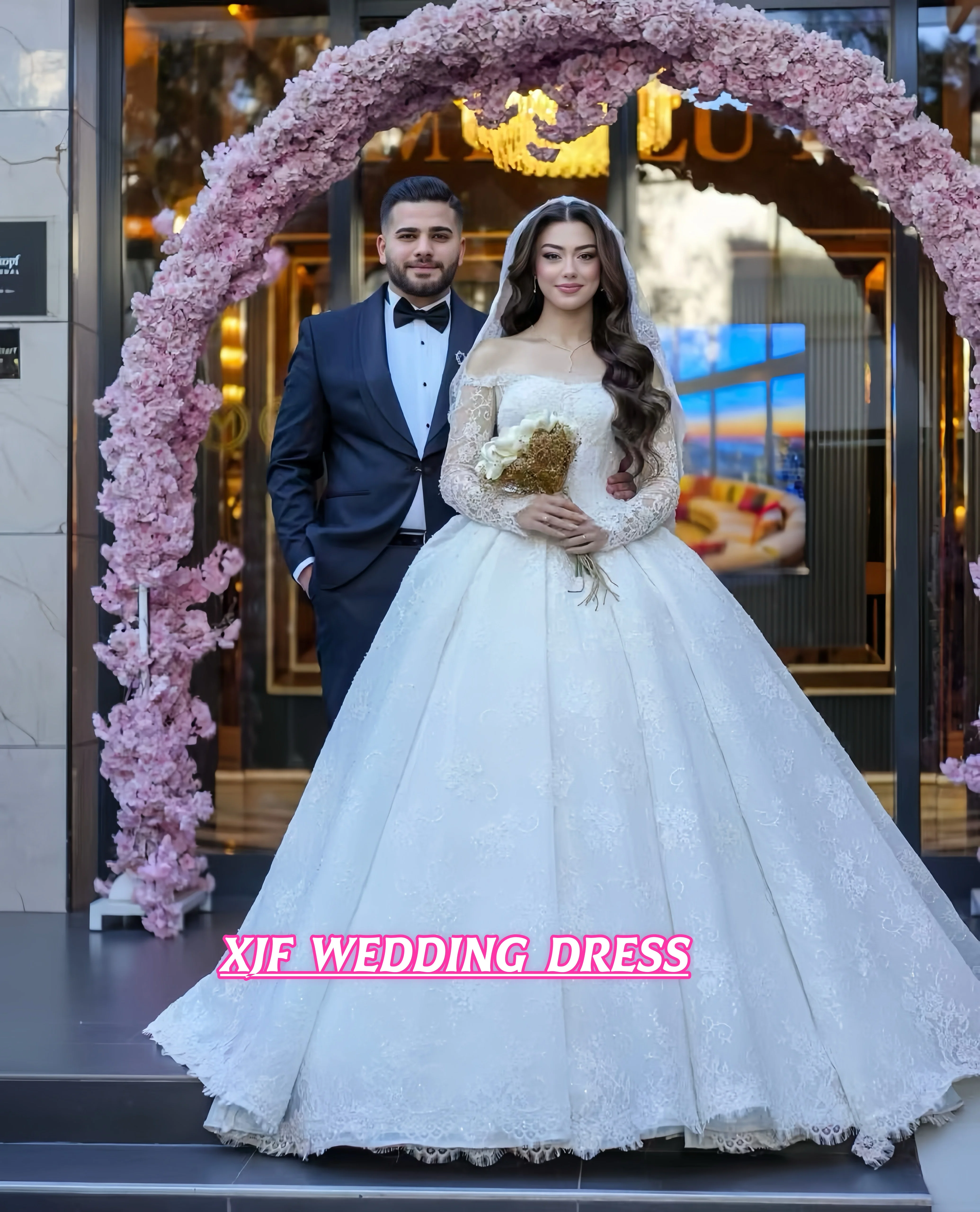 

Customized dress strapless long-sleeved Ball Gown lace elegant robe de mariee wedding dress vestidos de novia