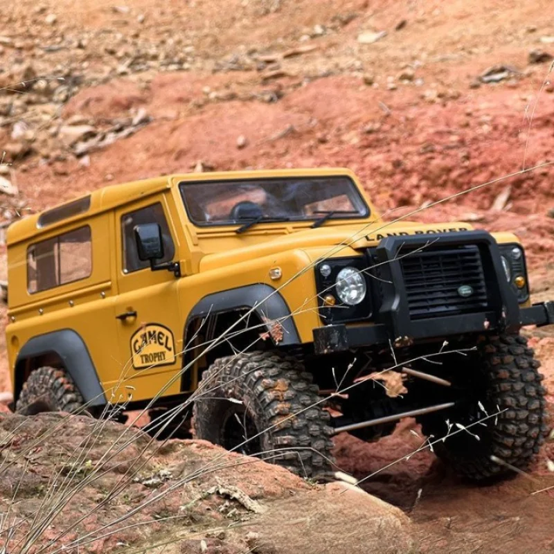 Mn999 Land Rover Defender Four Wheel Drive Remote Control Model Car 1/10 Climbing Off Road Vehicle Bigfoot Children'S Toy